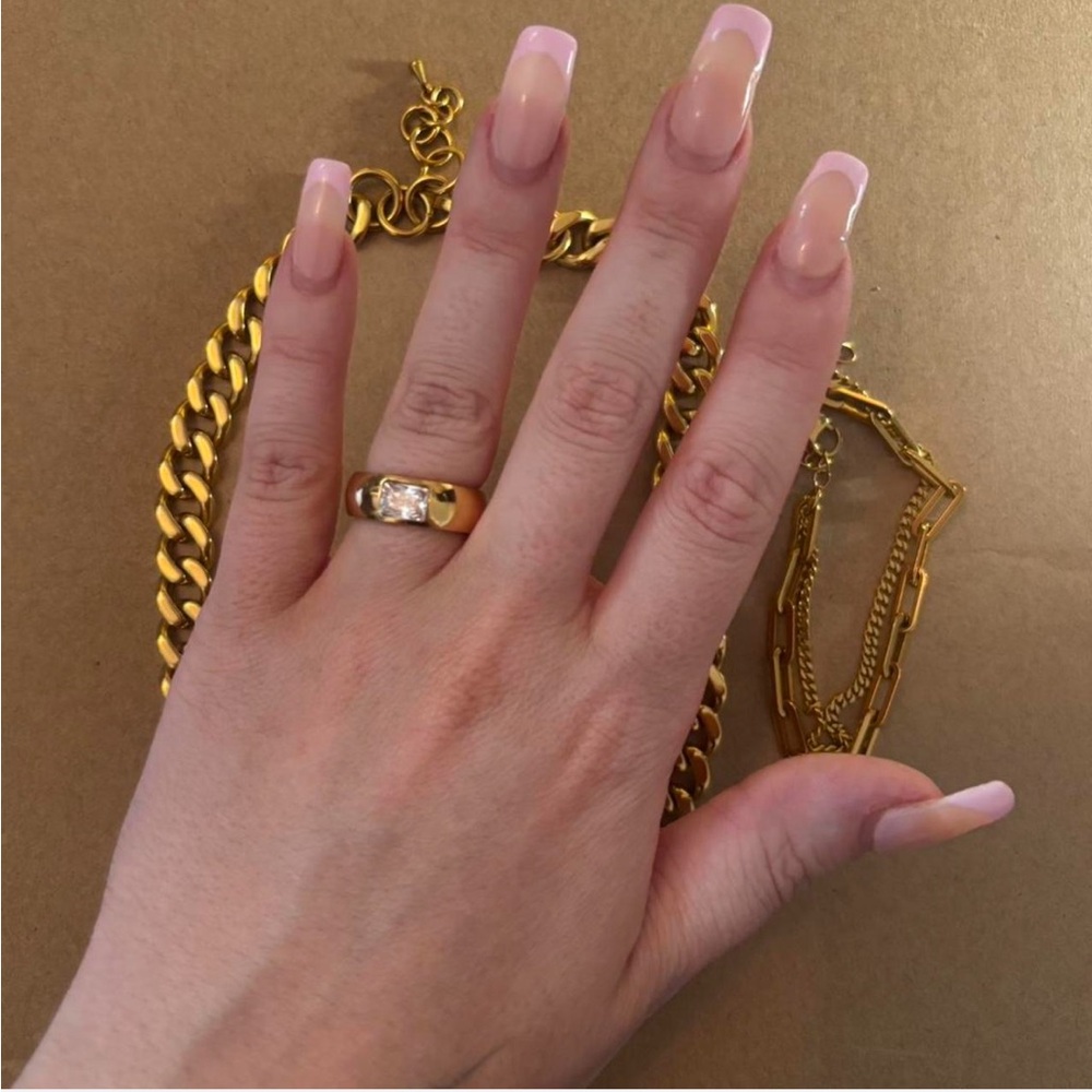 Ellie Vail Gold jewelry Bundle - Picture 4 of 8